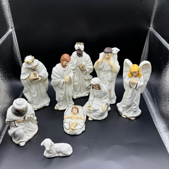 Galleria Fine Porcelain Nativity  9 Pc Set Figurine - Picture 4 of 13